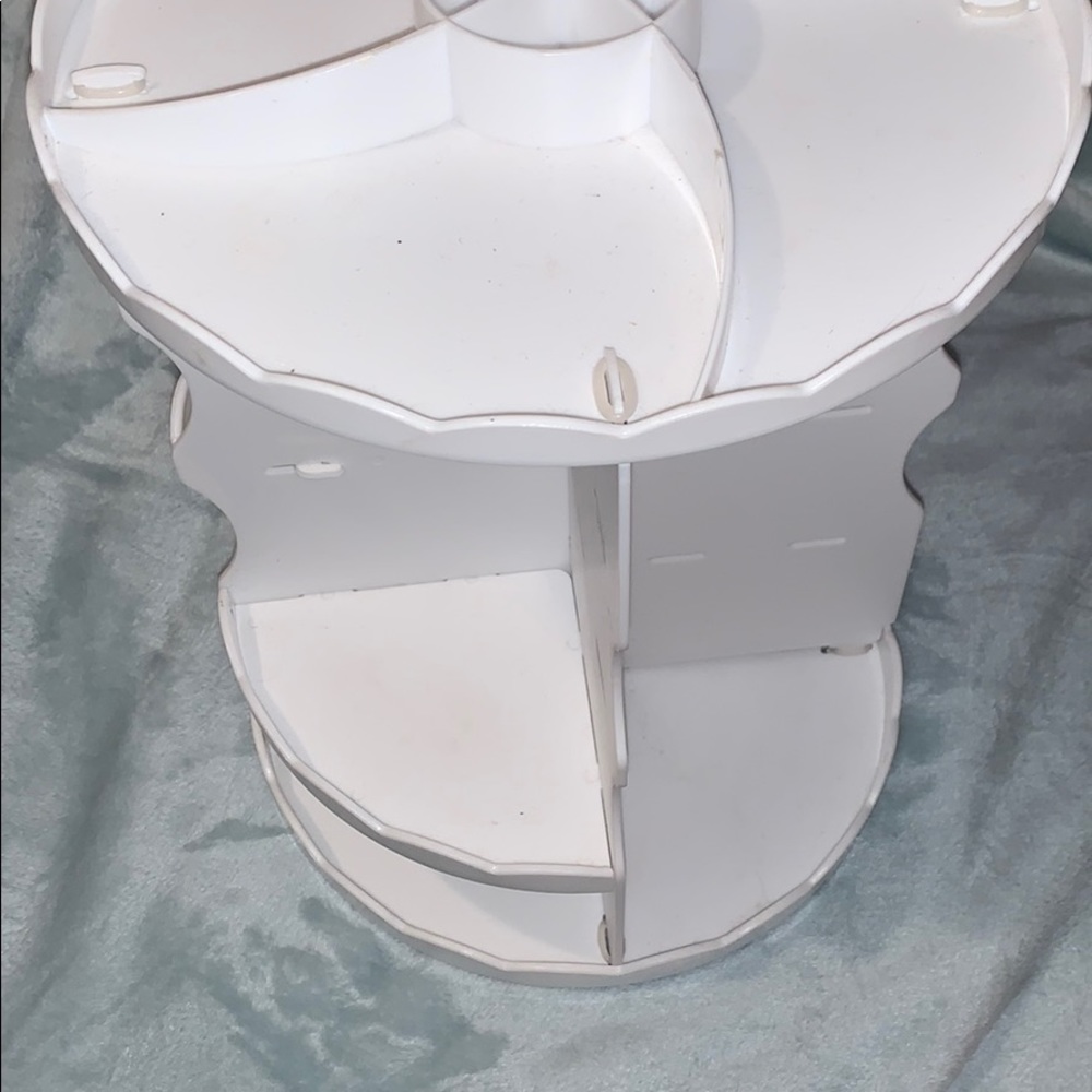 Makeup revolver / organizer